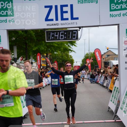 20.09.2026 - PSD Bank Halbmarathon LAZAROV Photography http://msf.ph/oto/10507653 20.09.2026 11:46:13 Ziel 1637, 1800, 2276, 2281, 3366, 3681, 4472 meine-sportfotos.de