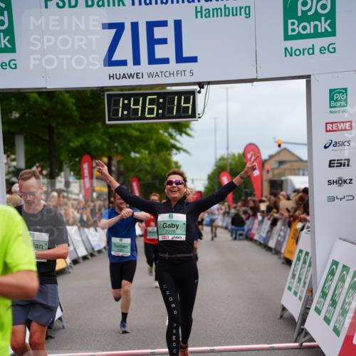 20.09.2026 - PSD Bank Halbmarathon LAZAROV Photography http://msf.ph/oto/10507659 20.09.2026 11:46:13 Ziel 1637, 1800, 2276, 2281, 3366, 3681, 4472 meine-sportfotos.de