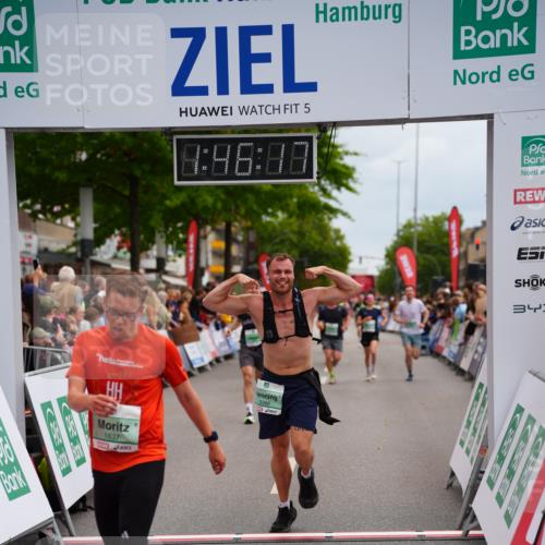 20.09.2026 - PSD Bank Halbmarathon LAZAROV Photography http://msf.ph/oto/10507736 20.09.2026 11:46:17 Ziel 1637, 1800, 2276, 2281, 3366, 3681, 4687 meine-sportfotos.de