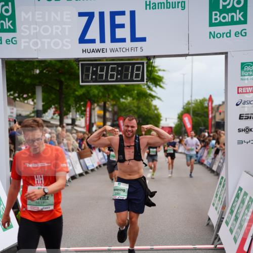 20.09.2026 - PSD Bank Halbmarathon LAZAROV Photography http://msf.ph/oto/10507759 20.09.2026 11:46:17 Ziel 1637, 1800, 2276, 2281, 3366, 3681, 4687 meine-sportfotos.de