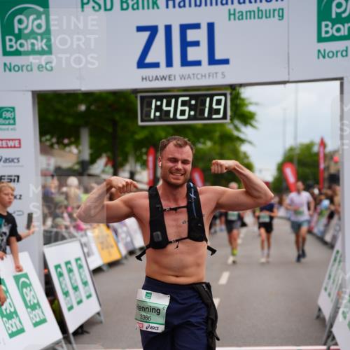 20.09.2026 - PSD Bank Halbmarathon LAZAROV Photography http://msf.ph/oto/10507782 20.09.2026 11:46:18 Ziel 1637, 1800, 2276, 2281, 2680, 3366, 3602, 3626, 3681, 4687 meine-sportfotos.de