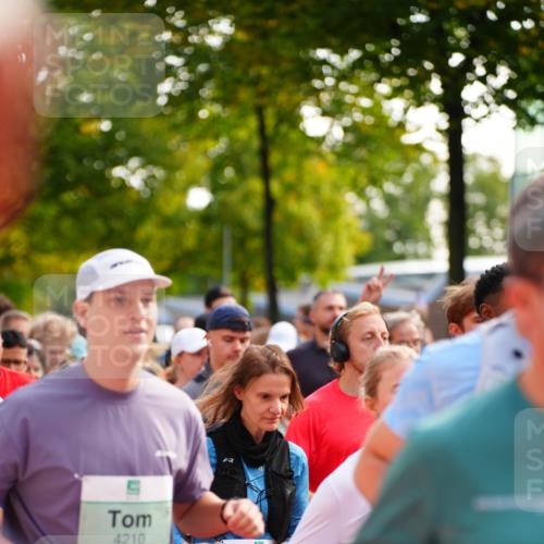 20.09.2026 - PSD Bank Halbmarathon LAZAROV Photography http://msf.ph/oto/10507852 20.09.2026 10:05:37 Laufen 4210, 1694 meine-sportfotos.de