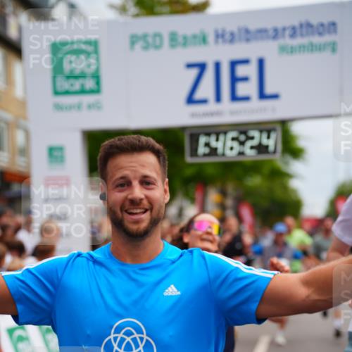 20.09.2026 - PSD Bank Halbmarathon LAZAROV Photography http://msf.ph/oto/10507869 20.09.2026 11:46:23 Ziel 1637, 2042, 2171, 2175, 2374, 2680, 2769, 2977, 3366, 3565, 3602, 3626, 4687 meine-sportfotos.de