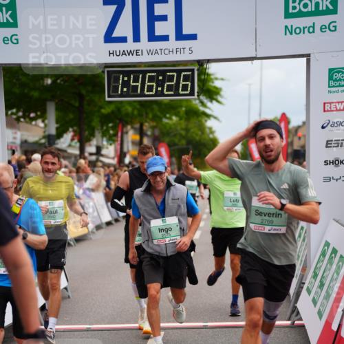 20.09.2026 - PSD Bank Halbmarathon LAZAROV Photography http://msf.ph/oto/10507884 20.09.2026 11:46:25 Ziel 1860, 2042, 2066, 2171, 2175, 2374, 2524, 2680, 2769, 2977, 3366, 3565, 3602, 3626, 4687 meine-sportfotos.de