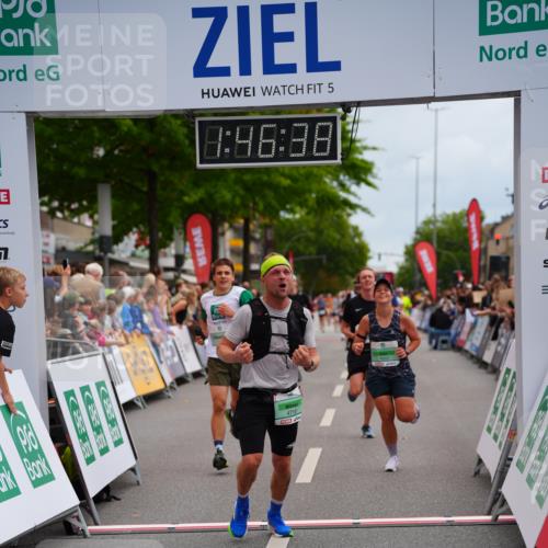 20.09.2026 - PSD Bank Halbmarathon LAZAROV Photography http://msf.ph/oto/10508097 20.09.2026 11:46:37 Ziel 1102, 1860, 2027, 2066, 2778, 3408, 3425, 4094, 4200, 4387, 4640, 4710 meine-sportfotos.de