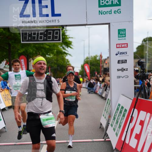 20.09.2026 - PSD Bank Halbmarathon LAZAROV Photography http://msf.ph/oto/10508121 20.09.2026 11:46:38 Ziel 1102, 2027, 2778, 3408, 3425, 4094, 4200, 4387, 4640, 4710 meine-sportfotos.de