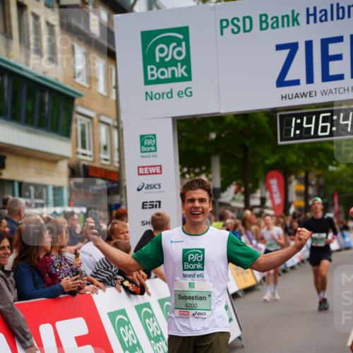 20.09.2026 - PSD Bank Halbmarathon LAZAROV Photography http://msf.ph/oto/10508169 20.09.2026 11:46:40 Ziel 1102, 2027, 2087, 2778, 3226, 3408, 3425, 3790, 4070, 4094, 4200, 4640, 4710 meine-sportfotos.de