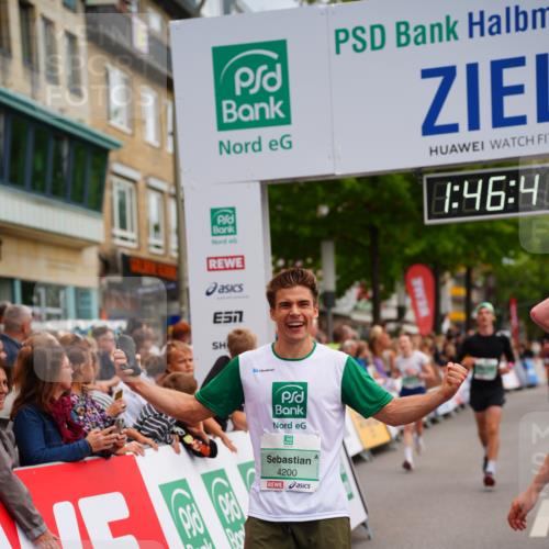20.09.2026 - PSD Bank Halbmarathon LAZAROV Photography http://msf.ph/oto/10508174 20.09.2026 11:46:40 Ziel 1102, 2027, 2087, 2778, 3226, 3408, 3425, 3790, 4070, 4094, 4200, 4640, 4710 meine-sportfotos.de