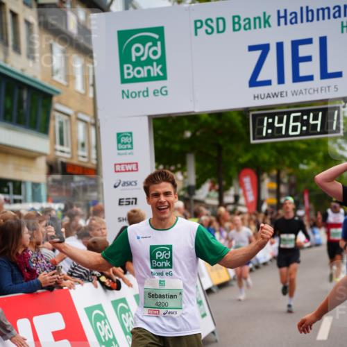 20.09.2026 - PSD Bank Halbmarathon LAZAROV Photography http://msf.ph/oto/10508182 20.09.2026 11:46:41 Ziel 1102, 2027, 2087, 3226, 3408, 3425, 3790, 4070, 4094, 4200, 4640, 4710 meine-sportfotos.de