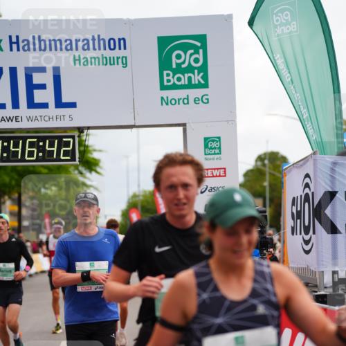 20.09.2026 - PSD Bank Halbmarathon LAZAROV Photography http://msf.ph/oto/10508197 20.09.2026 11:46:42 Ziel 2027, 2087, 3226, 3408, 3425, 3790, 4070, 4094, 4200, 4249, 4640, 4710 meine-sportfotos.de