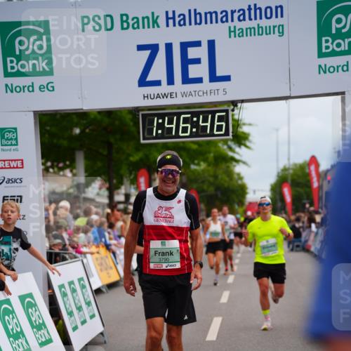 20.09.2026 - PSD Bank Halbmarathon LAZAROV Photography http://msf.ph/oto/10508284 20.09.2026 11:46:46 Ziel 1527, 2027, 2087, 2773, 3226, 3790, 4070, 4094, 4200, 4249, 4640 meine-sportfotos.de