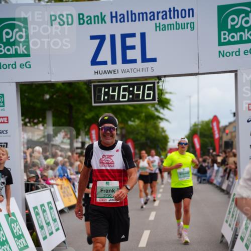 20.09.2026 - PSD Bank Halbmarathon LAZAROV Photography http://msf.ph/oto/10508300 20.09.2026 11:46:46 Ziel 1527, 2027, 2087, 2773, 3226, 3790, 4070, 4094, 4200, 4249, 4640 meine-sportfotos.de
