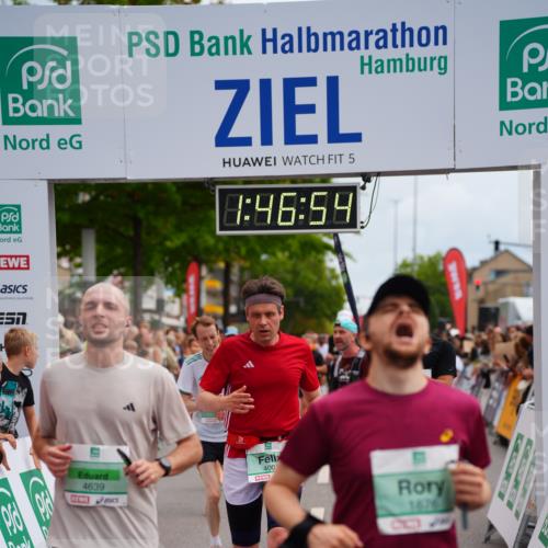 20.09.2026 - PSD Bank Halbmarathon LAZAROV Photography http://msf.ph/oto/10508402 20.09.2026 11:46:54 Ziel 1527, 1557, 1561, 1810, 1876, 2090, 2659, 2773, 3424, 4001, 4247, 4249, 4566, 4639 meine-sportfotos.de
