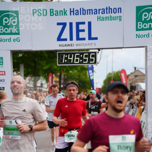 20.09.2026 - PSD Bank Halbmarathon LAZAROV Photography http://msf.ph/oto/10508418 20.09.2026 11:46:54 Ziel 1527, 1557, 1561, 1810, 1876, 2090, 2659, 2773, 3424, 4001, 4247, 4249, 4566, 4639 meine-sportfotos.de