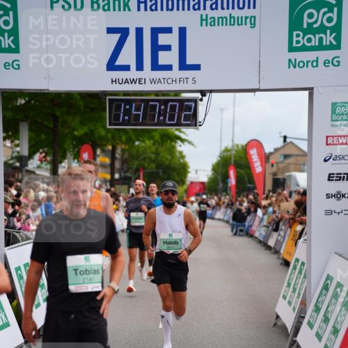20.09.2026 - PSD Bank Halbmarathon LAZAROV Photography http://msf.ph/oto/10508521 20.09.2026 11:47:01 Ziel 1189, 1557, 1561, 1810, 2012, 2090, 2141, 2659, 2902, 3424, 3511, 4001, 4247 meine-sportfotos.de