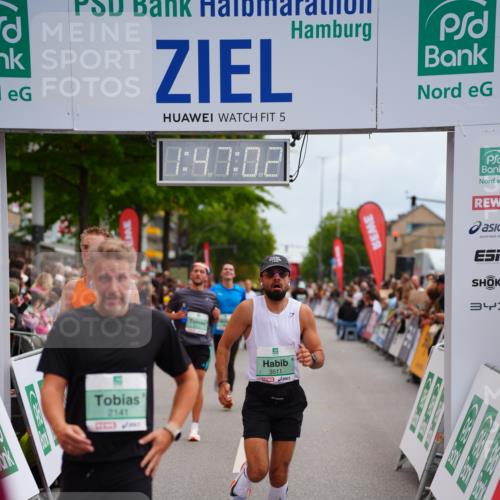20.09.2026 - PSD Bank Halbmarathon LAZAROV Photography http://msf.ph/oto/10508549 20.09.2026 11:47:02 Ziel 1189, 1557, 1561, 1810, 2012, 2090, 2141, 2659, 2902, 3424, 3511, 4001, 4247 meine-sportfotos.de