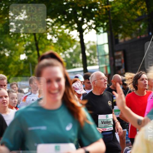 20.09.2026 - PSD Bank Halbmarathon LAZAROV Photography http://msf.ph/oto/10508885 20.09.2026 10:09:15 Laufen 9, 2003 meine-sportfotos.de