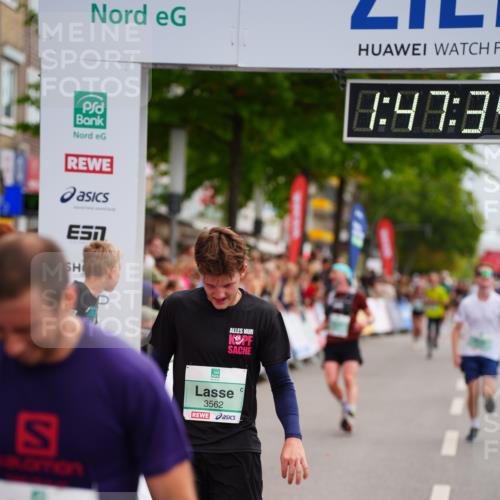 20.09.2026 - PSD Bank Halbmarathon LAZAROV Photography http://msf.ph/oto/10509041 20.09.2026 11:47:33 Ziel 1234, 2462, 2583, 3562, 4481, 4655 meine-sportfotos.de
