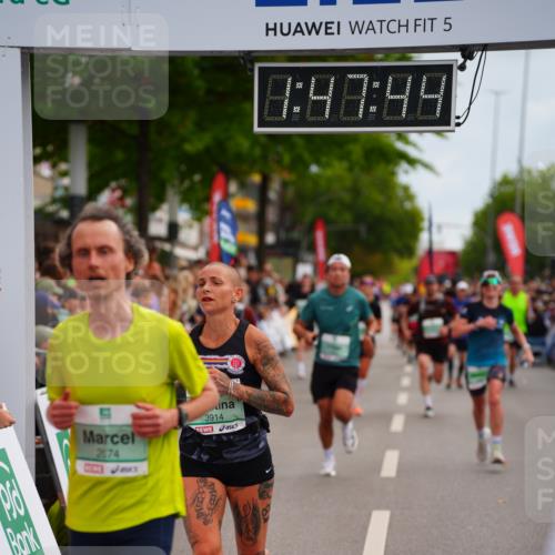 20.09.2026 - PSD Bank Halbmarathon LAZAROV Photography http://msf.ph/oto/10509180 20.09.2026 11:47:44 Ziel 1661, 1712, 2074, 2859, 3914, 4262, 4662 meine-sportfotos.de