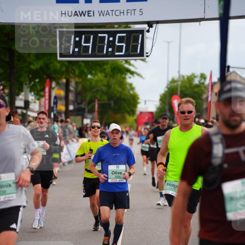 20.09.2026 - PSD Bank Halbmarathon LAZAROV Photography http://msf.ph/oto/10509307 20.09.2026 11:47:50 Ziel 1661, 1712, 2074, 2177, 2828, 2836, 3239, 3330, 3504, 3586, 3914, 4248, 4262, 4662 meine-sportfotos.de