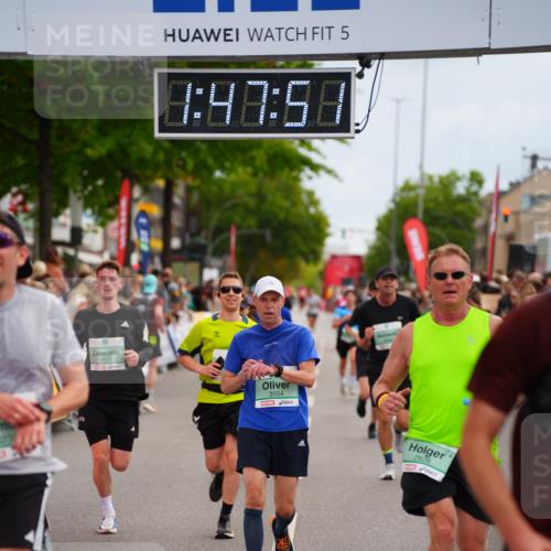 20.09.2026 - PSD Bank Halbmarathon LAZAROV Photography http://msf.ph/oto/10509325 20.09.2026 11:47:50 Ziel 1661, 1712, 2074, 2177, 2828, 2836, 3239, 3330, 3504, 3586, 3914, 4248, 4262, 4662 meine-sportfotos.de