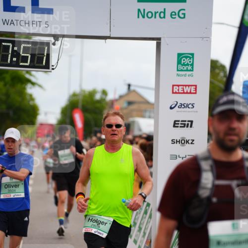 20.09.2026 - PSD Bank Halbmarathon LAZAROV Photography http://msf.ph/oto/10509331 20.09.2026 11:47:51 Ziel 1661, 1712, 2177, 2828, 2836, 3239, 3330, 3504, 3586, 3914, 4248, 4262, 4622, 4662 meine-sportfotos.de