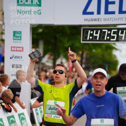 20.09.2026 - PSD Bank Halbmarathon LAZAROV Photography http://msf.ph/oto/10509402 20.09.2026 11:47:53 Ziel 1661, 1712, 1897, 2177, 2828, 2836, 3239, 3330, 3504, 3586, 4226, 4248, 4262, 4622, 4662 meine-sportfotos.de
