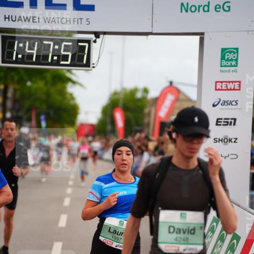 20.09.2026 - PSD Bank Halbmarathon LAZAROV Photography http://msf.ph/oto/10509471 20.09.2026 11:47:56 Ziel 1712, 1897, 2177, 2828, 2836, 3239, 3330, 3504, 3586, 4226, 4248, 4262, 4622 meine-sportfotos.de