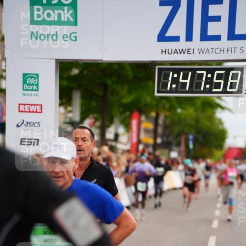 20.09.2026 - PSD Bank Halbmarathon LAZAROV Photography http://msf.ph/oto/10509506 20.09.2026 11:47:58 Ziel 1897, 2177, 2451, 2828, 2836, 3239, 3330, 3504, 3586, 4117, 4226, 4248, 4622 meine-sportfotos.de