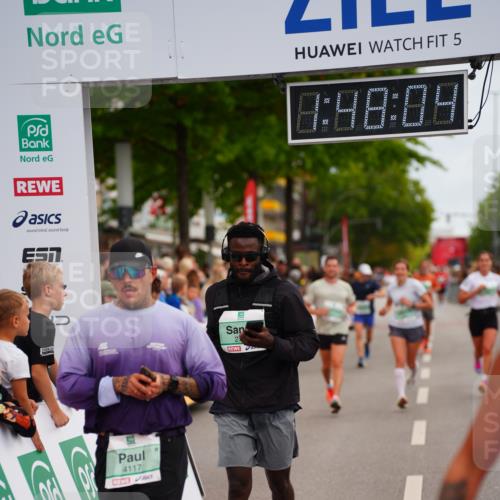 20.09.2026 - PSD Bank Halbmarathon LAZAROV Photography http://msf.ph/oto/10509635 20.09.2026 11:48:03 Ziel 1440, 1897, 2309, 2451, 2674, 2707, 4117, 4226, 4622 meine-sportfotos.de