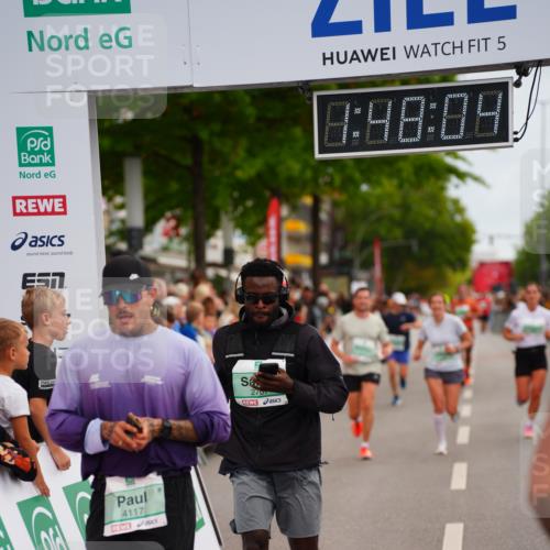 20.09.2026 - PSD Bank Halbmarathon LAZAROV Photography http://msf.ph/oto/10509642 20.09.2026 11:48:04 Ziel 1440, 1897, 2309, 2451, 2674, 2707, 4117, 4226 meine-sportfotos.de