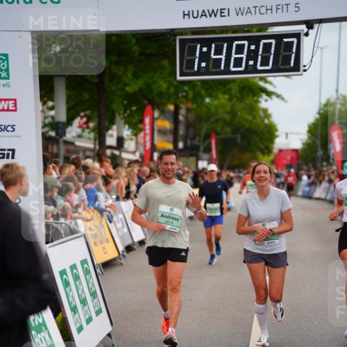 20.09.2026 - PSD Bank Halbmarathon LAZAROV Photography http://msf.ph/oto/10509701 20.09.2026 11:48:06 Ziel 1440, 2309, 2451, 2674, 2707, 4117 meine-sportfotos.de