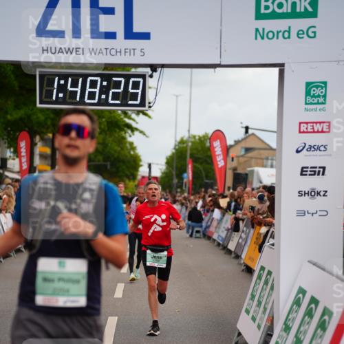 20.09.2026 - PSD Bank Halbmarathon LAZAROV Photography http://msf.ph/oto/10510072 20.09.2026 11:48:28 Ziel 1123, 2204, 3005, 4144, 4253, 4311, 4526 meine-sportfotos.de