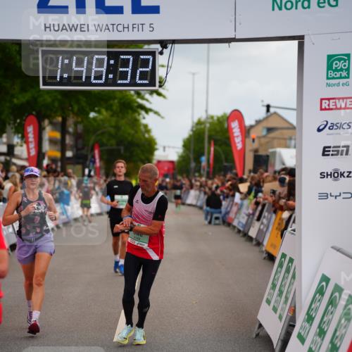 20.09.2026 - PSD Bank Halbmarathon LAZAROV Photography http://msf.ph/oto/10510114 20.09.2026 11:48:31 Ziel 1123, 2204, 3005, 3920, 4144, 4253, 4311, 4585 meine-sportfotos.de