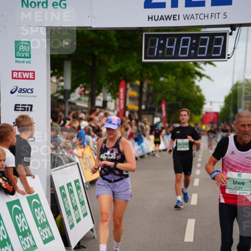 20.09.2026 - PSD Bank Halbmarathon LAZAROV Photography http://msf.ph/oto/10510136 20.09.2026 11:48:32 Ziel 1123, 2204, 3920, 4144, 4253, 4585 meine-sportfotos.de
