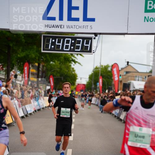 20.09.2026 - PSD Bank Halbmarathon LAZAROV Photography http://msf.ph/oto/10510177 20.09.2026 11:48:34 Ziel 2204, 3920, 4144, 4253, 4585 meine-sportfotos.de