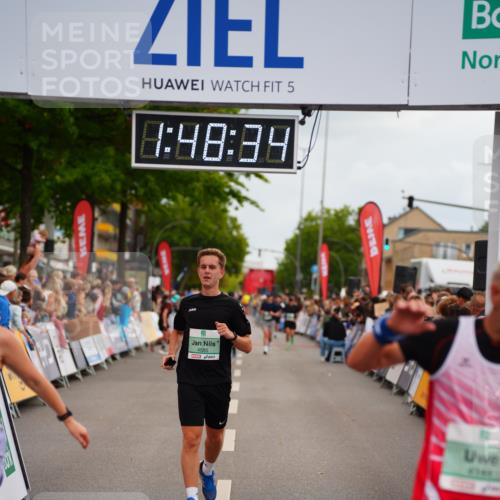 20.09.2026 - PSD Bank Halbmarathon LAZAROV Photography http://msf.ph/oto/10510194 20.09.2026 11:48:34 Ziel 2204, 3920, 4144, 4253, 4585 meine-sportfotos.de