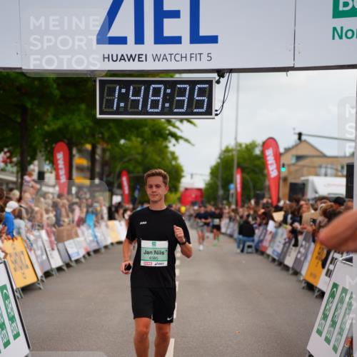 20.09.2026 - PSD Bank Halbmarathon LAZAROV Photography http://msf.ph/oto/10510220 20.09.2026 11:48:34 Ziel 2204, 3920, 4144, 4253, 4585 meine-sportfotos.de