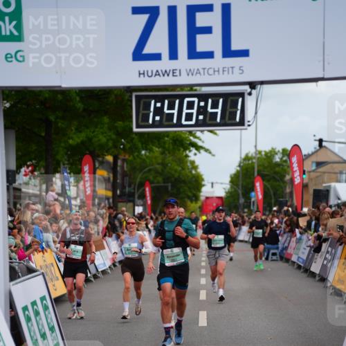 20.09.2026 - PSD Bank Halbmarathon LAZAROV Photography http://msf.ph/oto/10510236 20.09.2026 11:48:41 Ziel 2311, 2552, 2571, 3635, 3761, 3920, 4585 meine-sportfotos.de