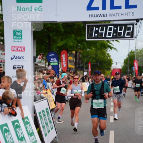 20.09.2026 - PSD Bank Halbmarathon LAZAROV Photography http://msf.ph/oto/10510252 20.09.2026 11:48:41 Ziel 2311, 2552, 2571, 3635, 3761, 3920, 4585 meine-sportfotos.de