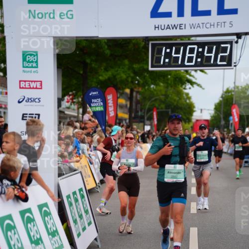 20.09.2026 - PSD Bank Halbmarathon LAZAROV Photography http://msf.ph/oto/10510268 20.09.2026 11:48:42 Ziel 2311, 2552, 2571, 3635, 3761, 4585 meine-sportfotos.de