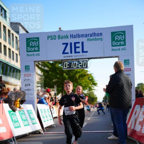20.09.2026 - PSD Bank Halbmarathon LAZAROV Photography http://msf.ph/oto/10510273 20.09.2026 10:29:44 Laufen 5, 0, 10, 20, 77, 231 meine-sportfotos.de
