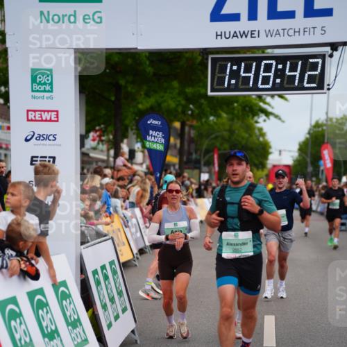20.09.2026 - PSD Bank Halbmarathon LAZAROV Photography http://msf.ph/oto/10510275 20.09.2026 11:48:42 Ziel 2311, 2552, 2571, 3635, 3761, 4585 meine-sportfotos.de