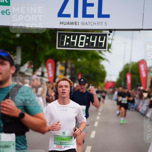 20.09.2026 - PSD Bank Halbmarathon LAZAROV Photography http://msf.ph/oto/10510311 20.09.2026 11:48:44 Ziel 2311, 2552, 2571, 3635, 3761 meine-sportfotos.de