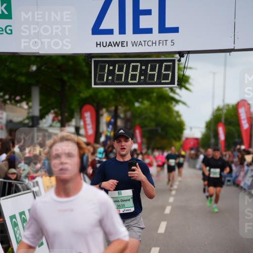 20.09.2026 - PSD Bank Halbmarathon LAZAROV Photography http://msf.ph/oto/10510319 20.09.2026 11:48:44 Ziel 2311, 2552, 2571, 3635, 3761 meine-sportfotos.de