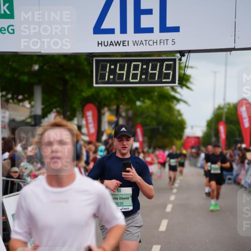 20.09.2026 - PSD Bank Halbmarathon LAZAROV Photography http://msf.ph/oto/10510326 20.09.2026 11:48:44 Ziel 2311, 2552, 2571, 3635, 3761 meine-sportfotos.de