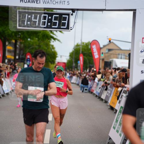 20.09.2026 - PSD Bank Halbmarathon LAZAROV Photography http://msf.ph/oto/10510482 20.09.2026 11:48:53 Ziel 1464, 1559, 3298, 3761, 3797, 4627 meine-sportfotos.de