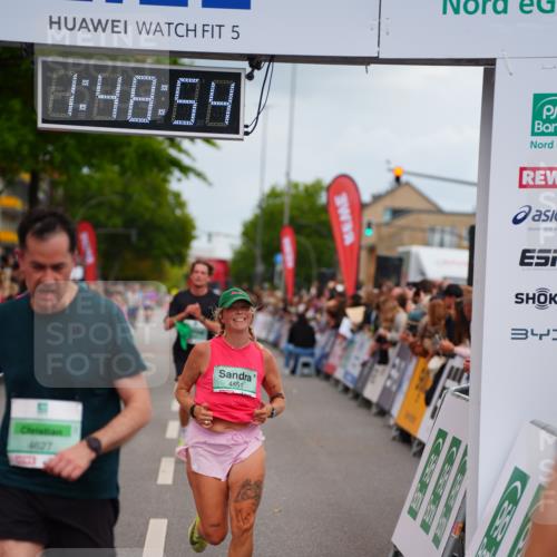 20.09.2026 - PSD Bank Halbmarathon LAZAROV Photography http://msf.ph/oto/10510494 20.09.2026 11:48:53 Ziel 1464, 1559, 3298, 3761, 3797, 4627 meine-sportfotos.de