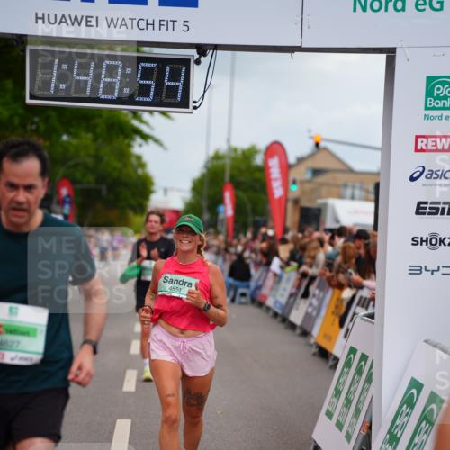 20.09.2026 - PSD Bank Halbmarathon LAZAROV Photography http://msf.ph/oto/10510509 20.09.2026 11:48:53 Ziel 1464, 1559, 3298, 3761, 3797, 4627 meine-sportfotos.de