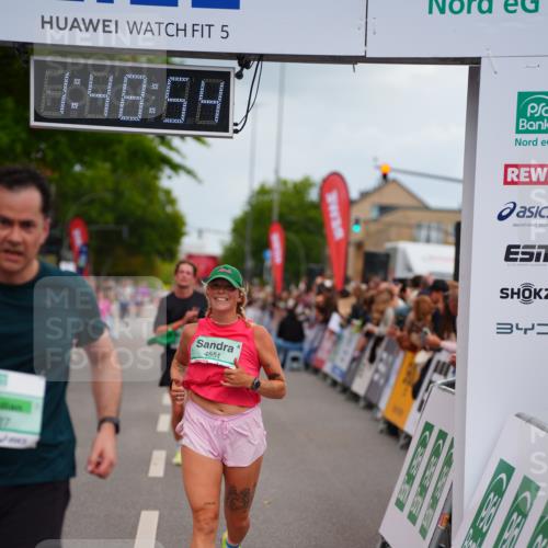 20.09.2026 - PSD Bank Halbmarathon LAZAROV Photography http://msf.ph/oto/10510519 20.09.2026 11:48:53 Ziel 1464, 1559, 3298, 3761, 3797, 4627 meine-sportfotos.de